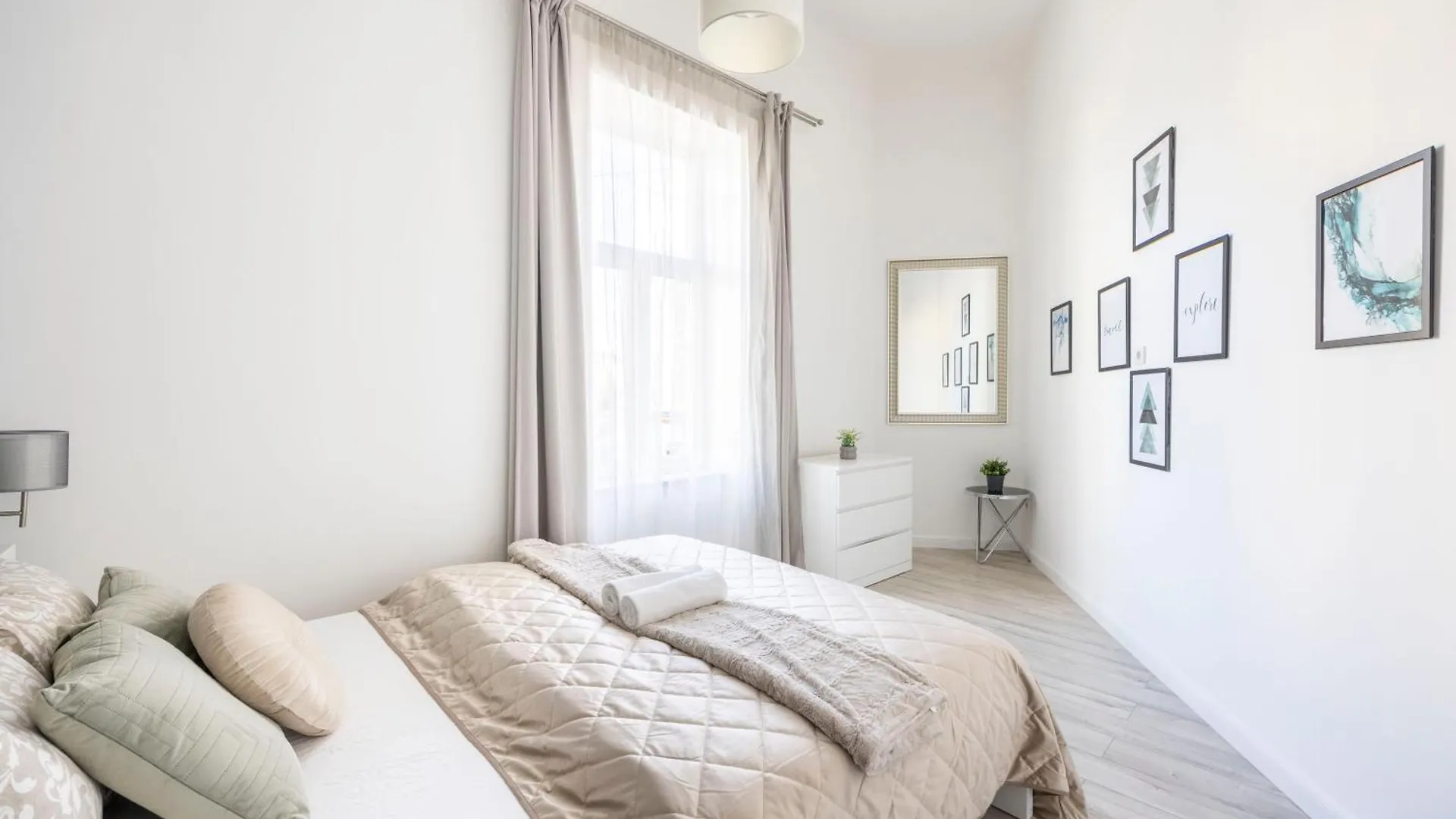 Deluxe Central Grand Residence W/ 5 Bedrms Budapest Hungary